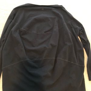 Lululemon back in action long sleeve shirt